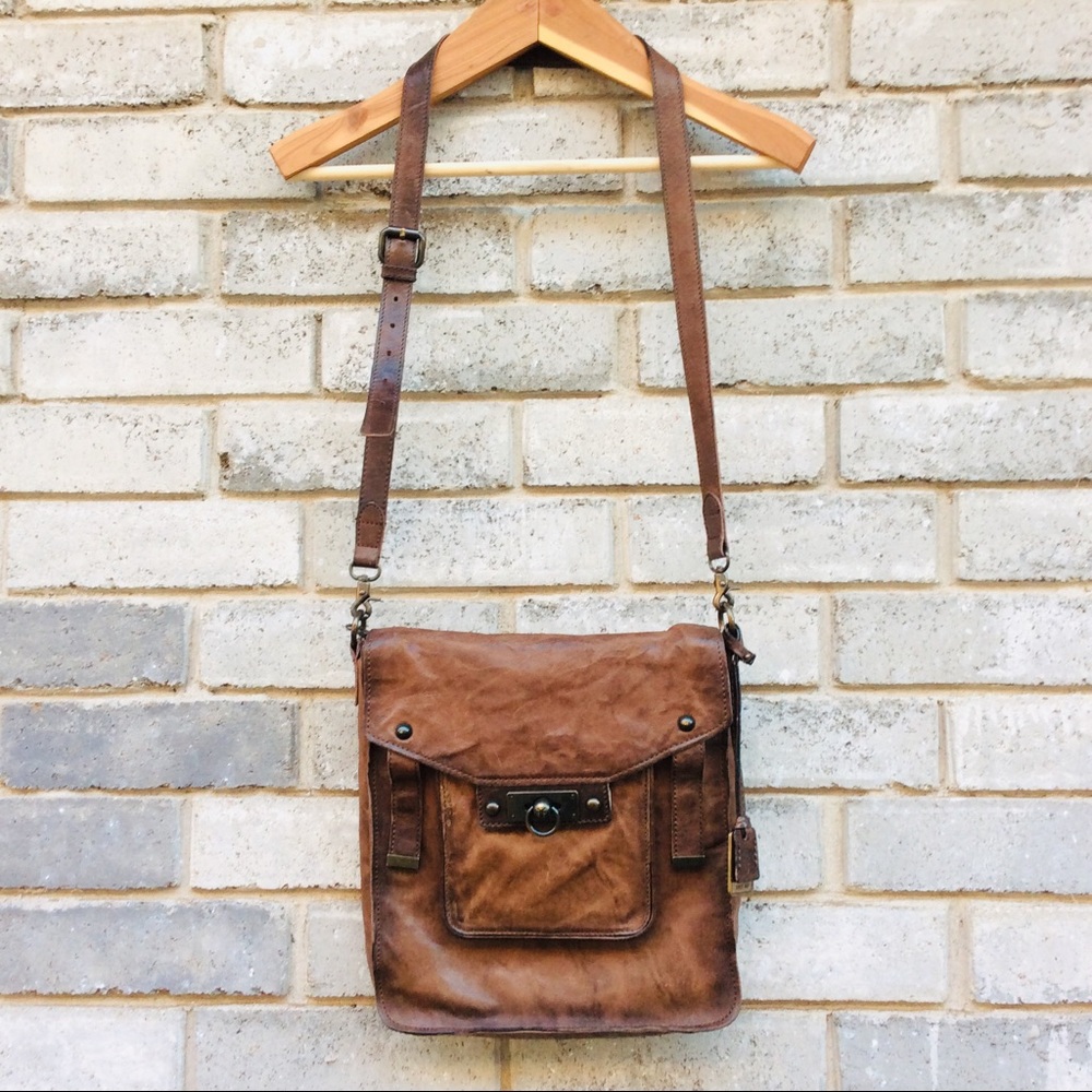 Frye Cameron Magazine Crossbody Messenger